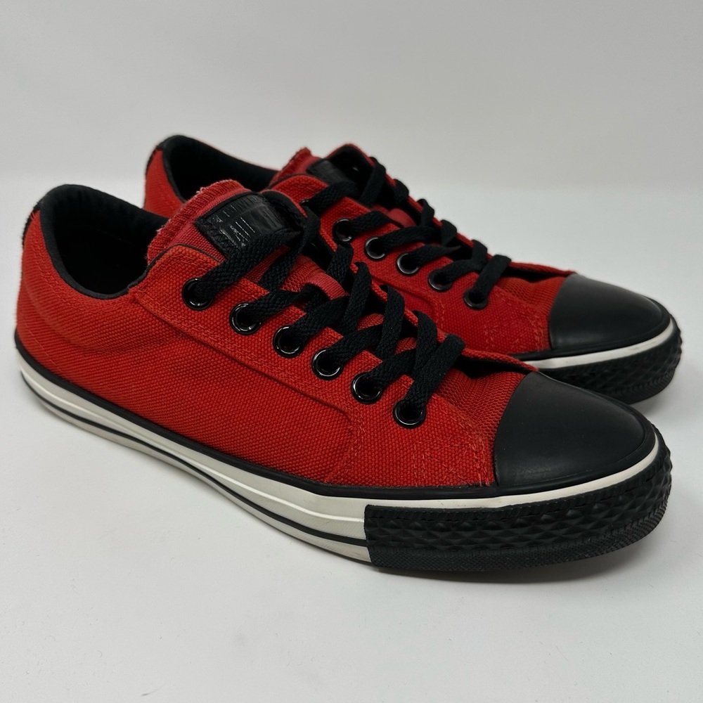 Red and Black Converse shoes size 7 like new